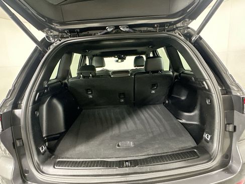 Used 2023 Jeep Grand Cherokee Altitude image 28