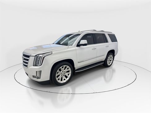 Used 2016 Cadillac Escalade Luxury image 4