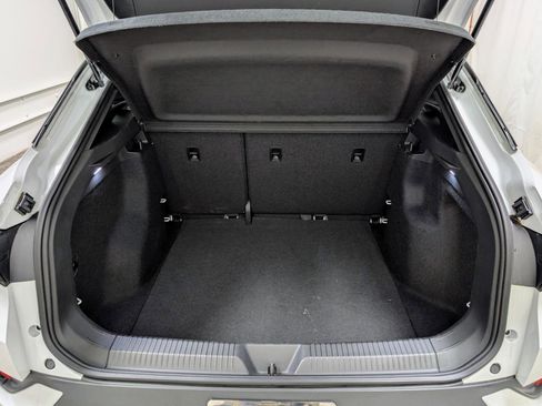Used 2023 Volkswagen ID.4 2WD image 18