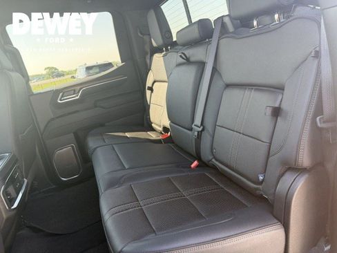 Used 2026 Chevrolet Silverado 1500 High Country w/ Technology Package AWD/4WD image 34