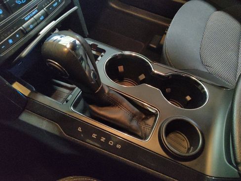 Used 2019 Ford Explorer XLT image 26