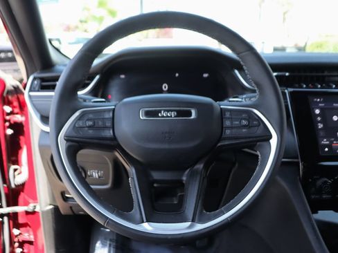 Used 2024 Jeep Grand Cherokee Altitude RWD image 20