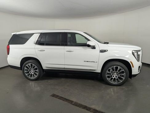 Used 2025 GMC Yukon Denali w/ Denali Reserve Package AWD/4WD image 8