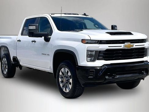 Used 2024 Chevrolet Silverado 2500 Custom w/ Custom Convenience Package AWD/4WD image 1