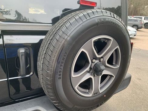 Used 2021 Jeep Wrangler Unlimited Sport image 18