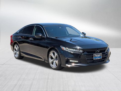 Used 2018 Honda Accord Touring image 7