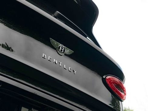 Used 2022 Bentley Bentayga AWD/4WD image 34