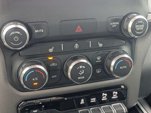 Used 2022 RAM 1500 Big Horn AWD/4WD image 23