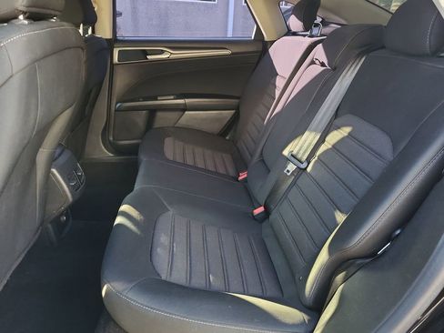 Used 2020 Ford Fusion SE image 24