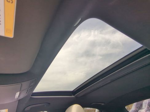 Used 2020 Mercedes-Benz E 350 Sedan image 17