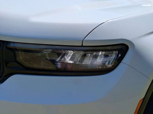 Used 2023 Jeep Grand Cherokee L Laredo RWD image 10