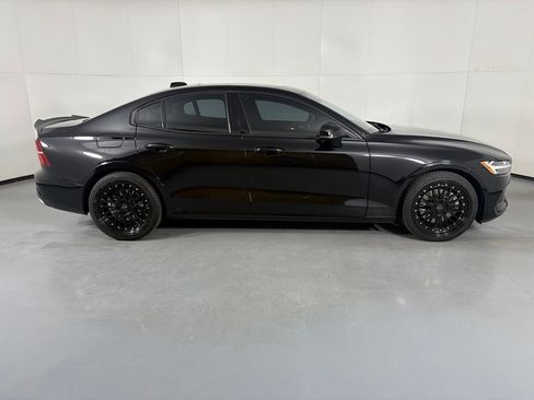 Used 2020 Volvo S60 T5 Momentum FWD image 9