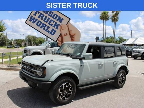 Used 2024 Ford Bronco Outer Banks AWD/4WD image 1