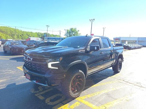 Used 2023 Chevrolet Silverado 1500 ZR2 w/ Technology Package AWD/4WD image 10