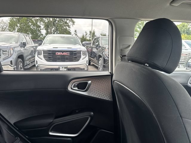 Used 2023 Kia Soul S FWD image 10
