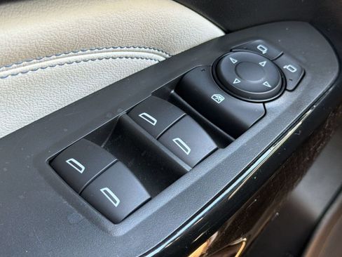 Used 2025 Chevrolet Trax LT FWD image 30