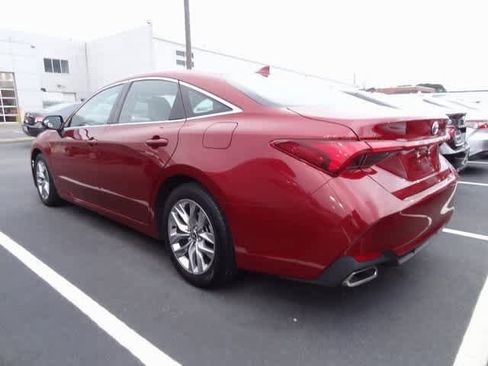 Used 2022 Toyota Avalon XLE image 6
