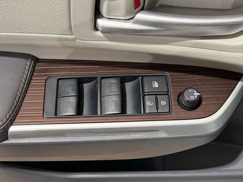 Used 2023 Toyota Sienna XLE image 16