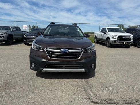 Used 2022 Subaru Outback Limited AWD/4WD image 2