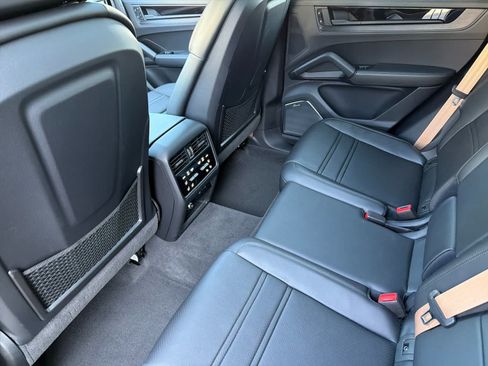 Certified 2026 Porsche Cayenne GTS AWD/4WD image 13