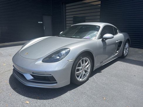 Used 2019 Porsche 718 Cayman RWD image 1