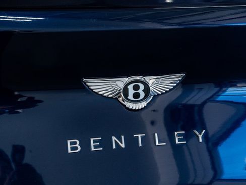 Used 2021 Bentley Bentayga image 27