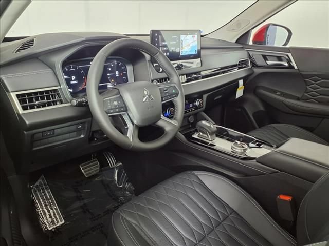 Used 2025 Mitsubishi Outlander SEL FWD image 16