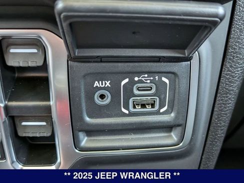 New 2025 Jeep Wrangler Unlimited Sahara w/ Technology Group AWD/4WD image 24
