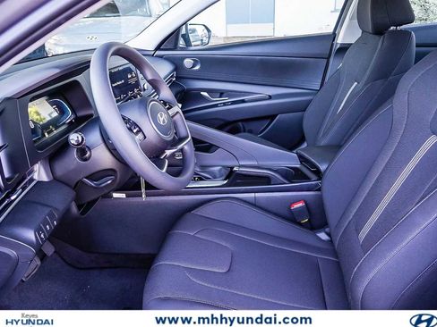 New 2026 Hyundai Elantra SE FWD image 21