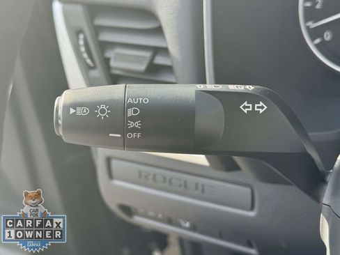 Used 2025 Nissan Rogue S image 24