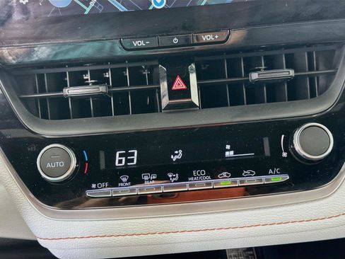Used 2025 Toyota Corolla FX w/ Convenience Package FWD image 10