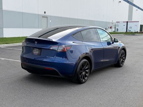 Used 2022 Tesla Model Y Long Range AWD/4WD image 6