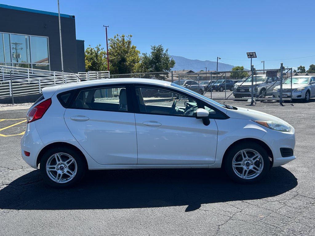 Used 2019 Ford Fiesta SE FWD image 2