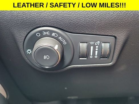 Used 2025 Jeep Compass Limited AWD/4WD image 12