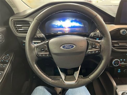 Used 2021 Ford Escape SEL w/ Technology Package image 14