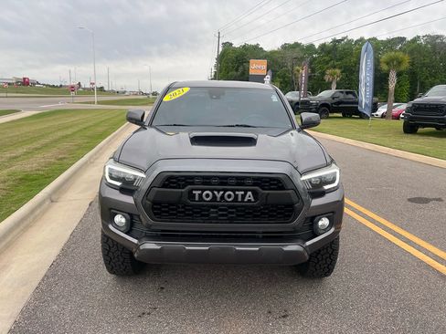 Used 2021 Toyota Tacoma TRD Sport w/ Technology Package image 12