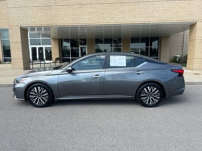 Used 2023 Nissan Altima 2.5 SV w/ SV Premium Package