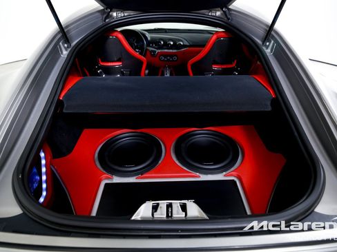 Used 2016 Ferrari F12 Berlinetta RWD image 16