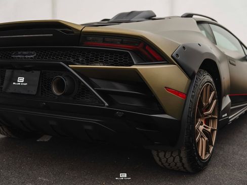 Used 2024 Lamborghini Huracan Sterrato image 28