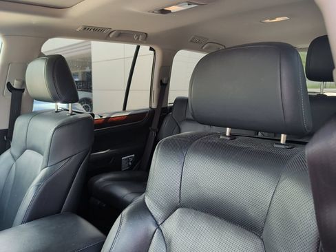 Used 2017 Lexus LX 570 4WD w/ Luxury Package image 12