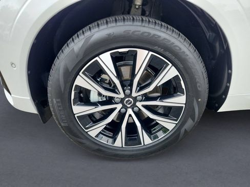 Certified 2024 Volvo XC60 B5 Plus w/ Protection Package Premier AWD/4WD image 8
