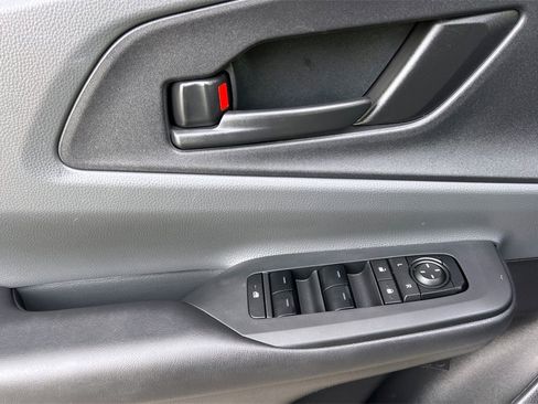 Used 2025 Toyota Prius LE image 13