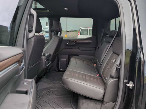 Used 2023 Chevrolet Silverado 1500 High Country w/ High Country Premium Package AWD/4WD image 34
