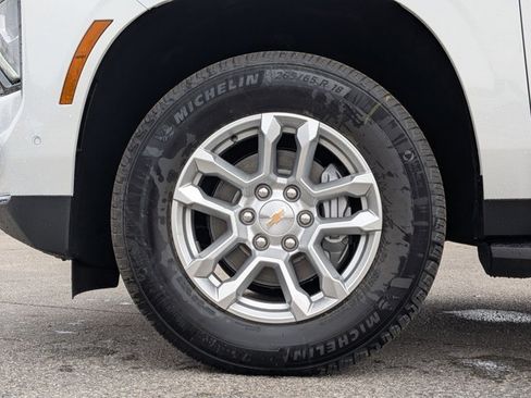 New 2026 Chevrolet Suburban LS RWD image 18