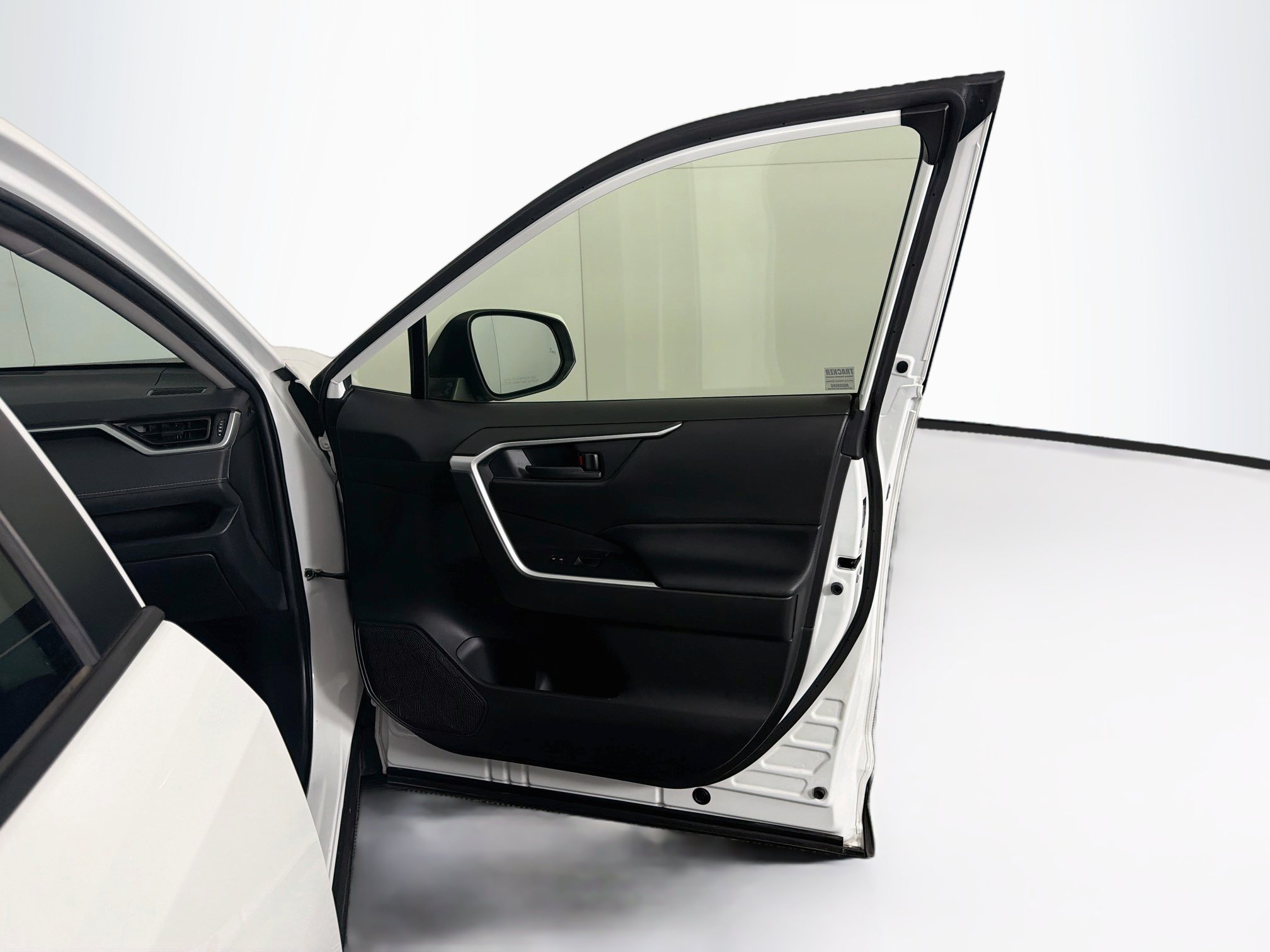 Used 2020 Toyota RAV4 LE w/ Carpet Mat Package FWD image 31