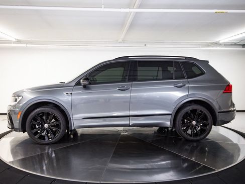 Used 2021 Volkswagen Tiguan SE R-Line AWD/4WD image 2