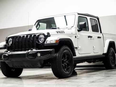 Used 2022 Jeep Gladiator Sport AWD/4WD image 8