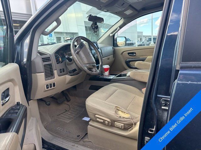 Used 2015 Nissan Titan SV w/ SV Value Truck Package AWD/4WD image 10