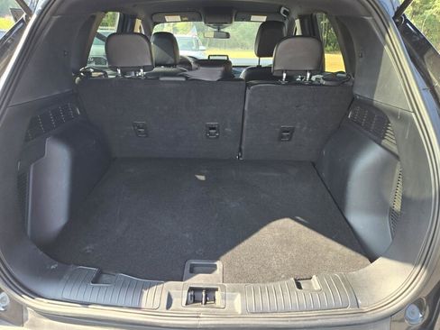 Used 2025 Ford Escape ST-Line FWD image 5