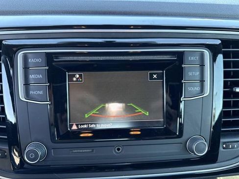 Used 2019 Volkswagen Beetle 2.0T S FWD image 21